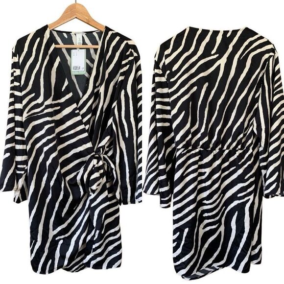H&M Satin Front Wrap Zebra Print Dress Black, Size L - Picture 10 of 10